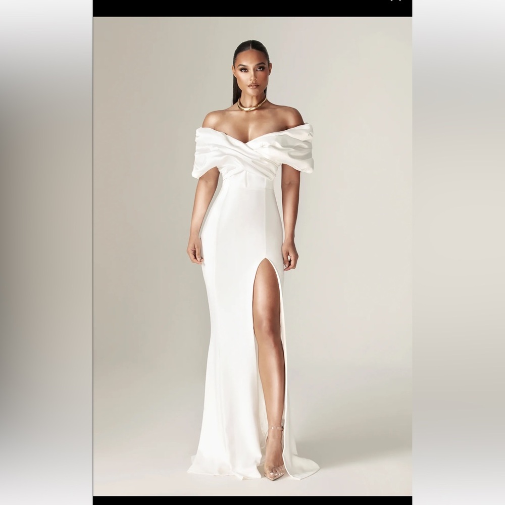 Alieva Presley Crepe Ruffle Shoulder Gown Dress (OFF WHITE) - NEVER WORN